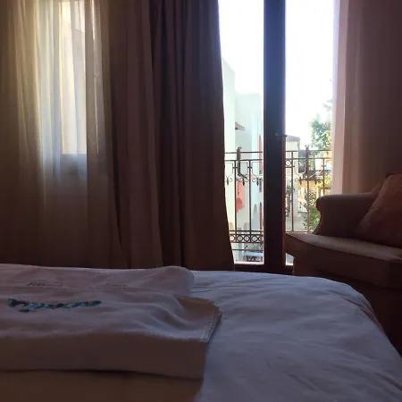Nomia Boutique فندق يالِكافاك