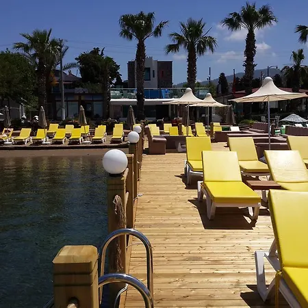 מלון Nomia Boutique